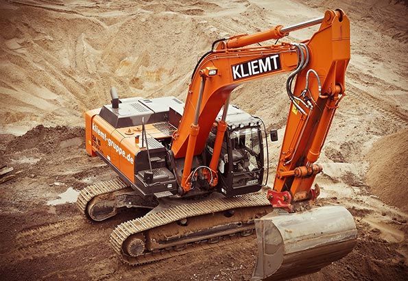 挖掘机操作安全培训:避免事故从培训开始